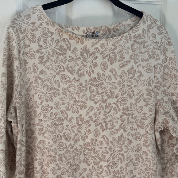 Croft & Barrow Beige Patterned Women's Blouse - Picture 2 of 5